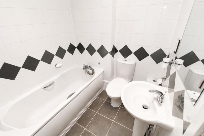 2 bed Flat to rent Image 8