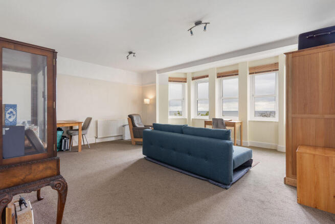 6 Falcon Cliff Apartments 