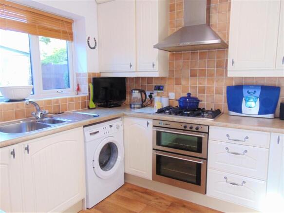 Kitchen 1b.JPG