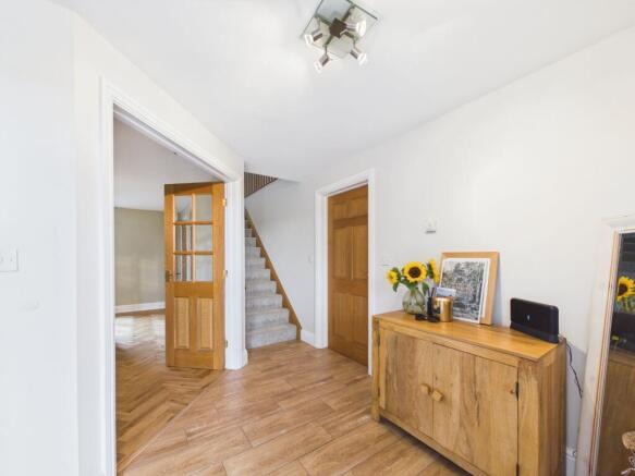 4 bed Detached for sale Image 5