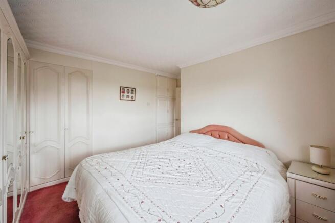 3 bed Semi-Detached for sale Image 12