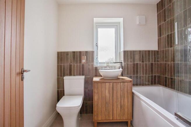 3 bed Semi-Detached for sale Image 4