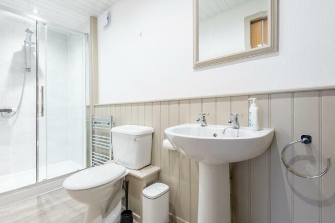 ENSUITE SHOWER ROOM