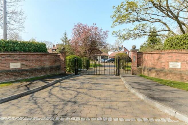 Longbrook Court