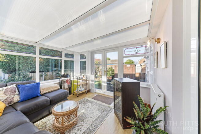 2 bed Detached Bungalow for sale Image 9
