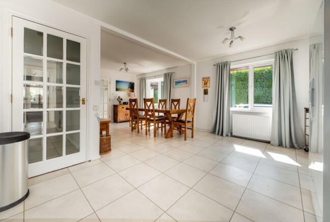 Marshfield Road, Castleton, Cardiff, CF3 2UW photo 4