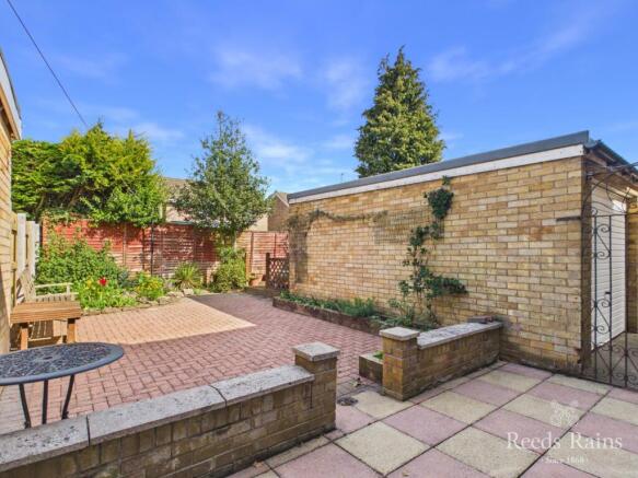 4 bed Semi-Detached for sale Image 5