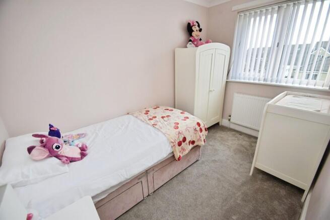 5 bed Detached for sale Image 9