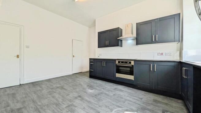 2 bed Terraced to rent Image 4