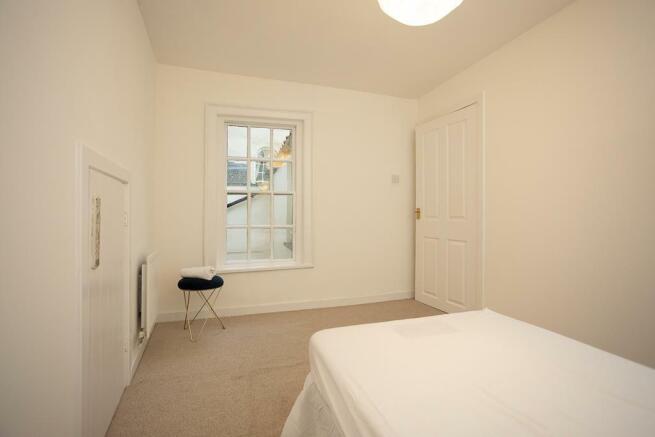 12PalaceStreet-Bedroom2-1.jpg