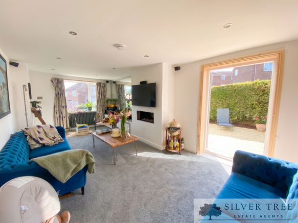 4 bed Detached for sale Image 2