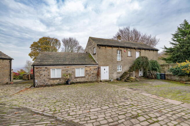 4 bed Detached for sale Image 4