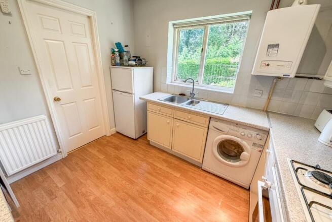 2 bed Flat for sale Image 10