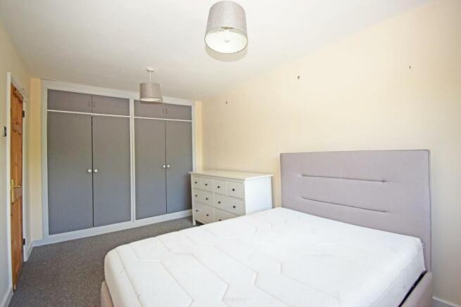11 The Precinct, bed 1b.jpg