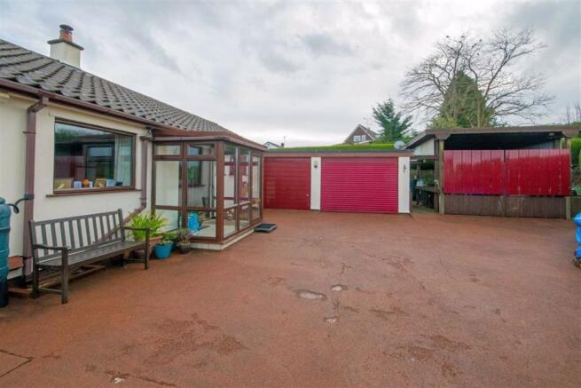 DOUBLE GARAGE