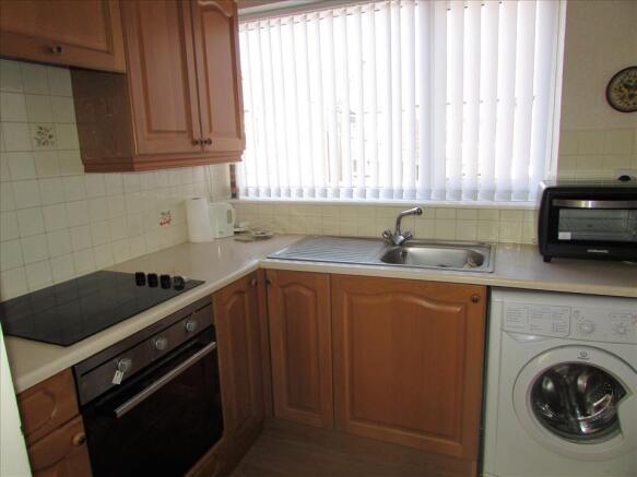 L-SHAPED KITCHEN