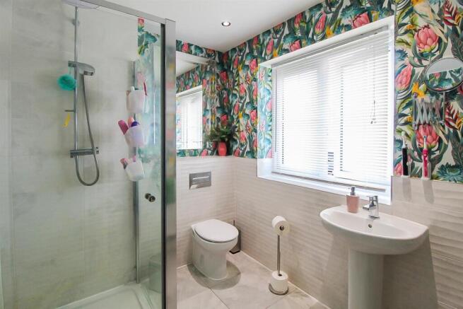 4 bed Detached for sale Image 11