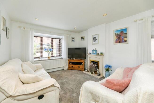 2 bed Bungalow for sale Image 3