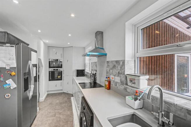 Kitchen_2.jpeg