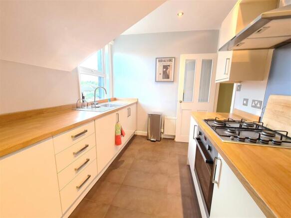 2 bed Apartment for sale Image 5