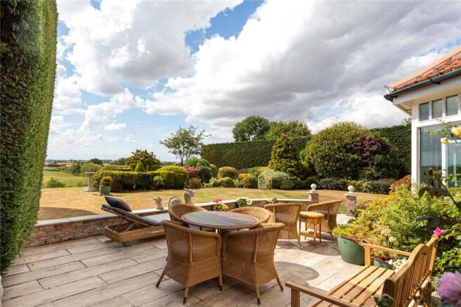 4 bed Detached for sale Image 9