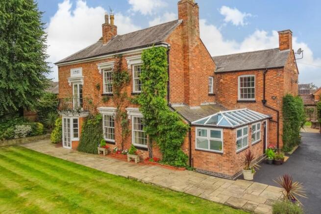 The-Square-Leicestershire-detached-house-DSC00905.