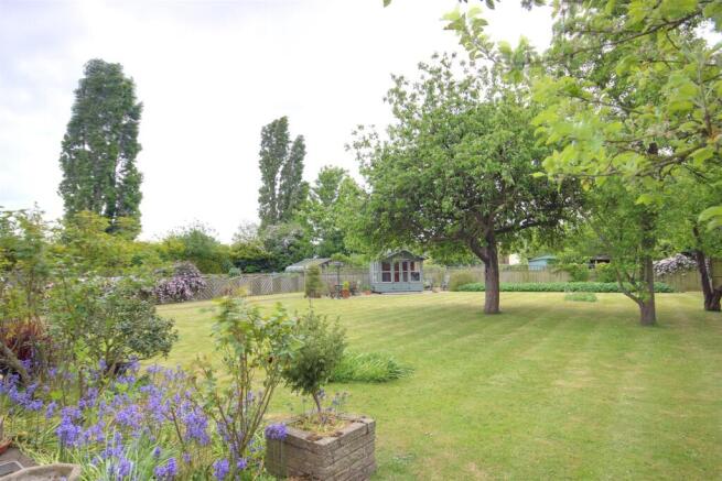4 bed Detached for sale Image 12