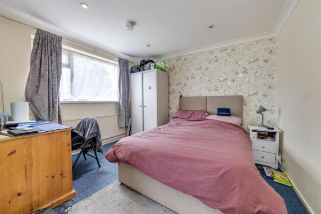 Bed 1.jpg