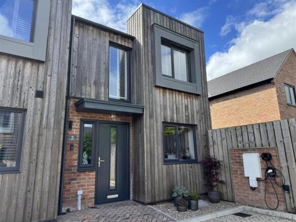2 bed Semi-Detached for sale Image 2