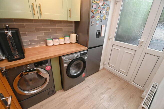 5 bed Detached for sale Image 8