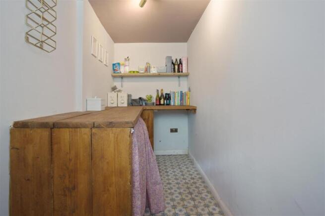 4 bed House for sale Image 10