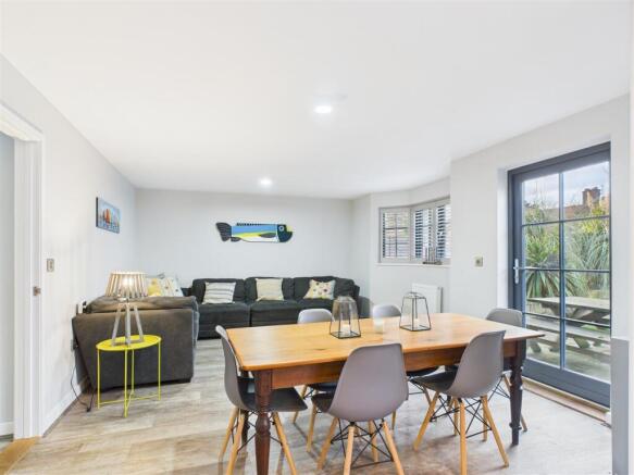 10 Oaks Court Thorpeness IP16 4FF Living & Dining 