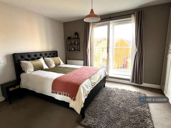 Master Bedroom (1)