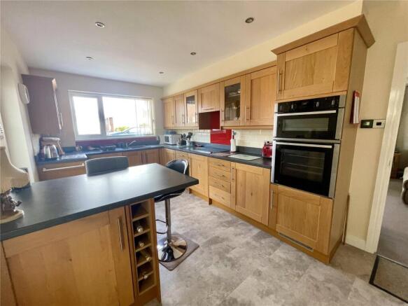 3 bed Bungalow for sale Image 5