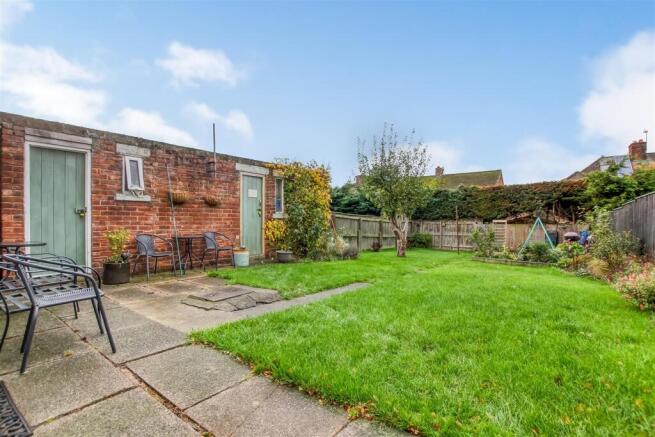 3 bed Terraced for sale Image 10