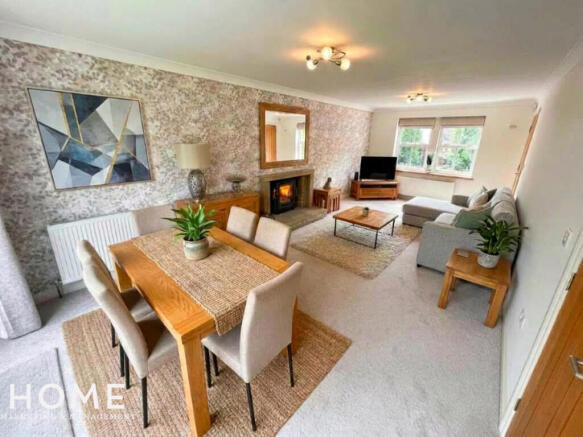 5 bed Detached for sale Image 4