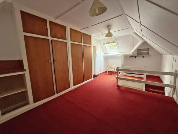 3 bed Flat for sale Image 12