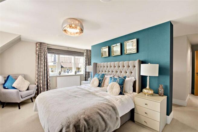 5 bed Detached for sale Image 11
