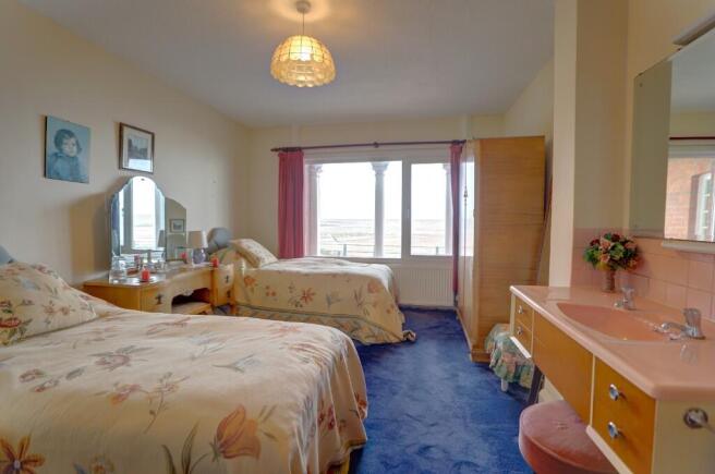 2 bed Ground Flat for sale Image 7