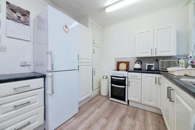 Reldene Drive, Hull photo 4