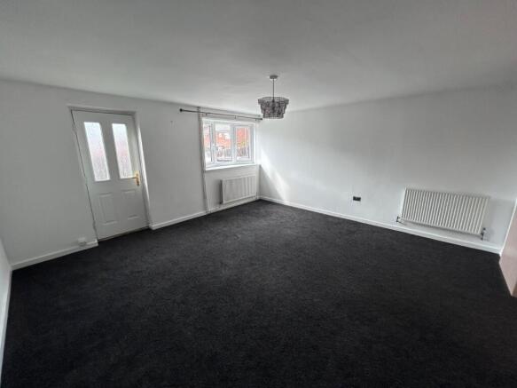 3 bed Terraced to rent Image 3