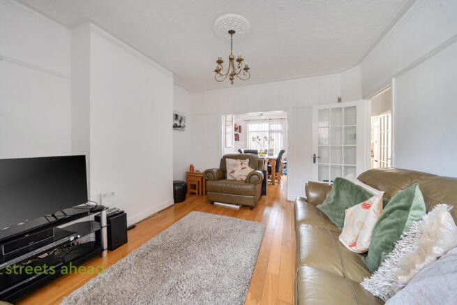 09a41725-72f4-458...