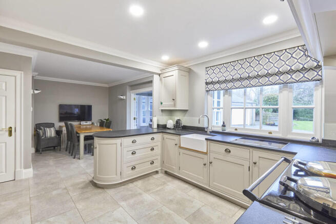 Holly_House_Worli...