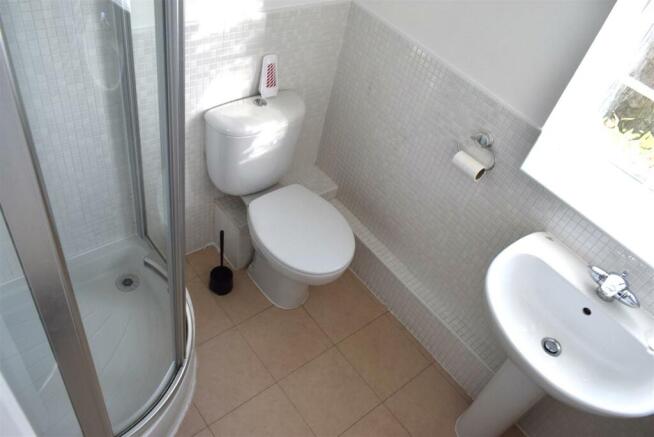 ENSUITE SHOWER ROOM