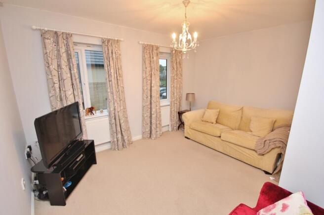 43 Dunnock Way, St Ives, lounge