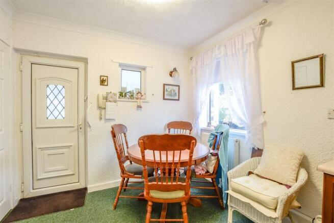 Kitchen/Dining Area