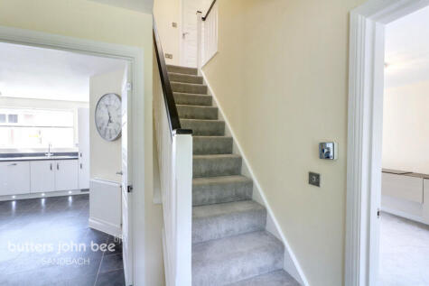 Dappled White Close, Sandbach