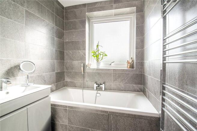 5 bed Semi-Detached for sale Image 10