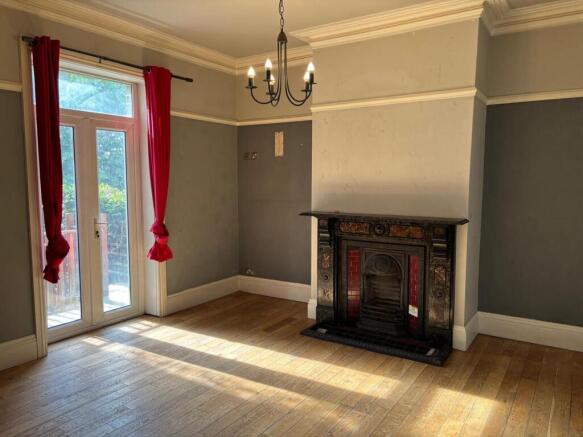 4 bed House for sale Image 6