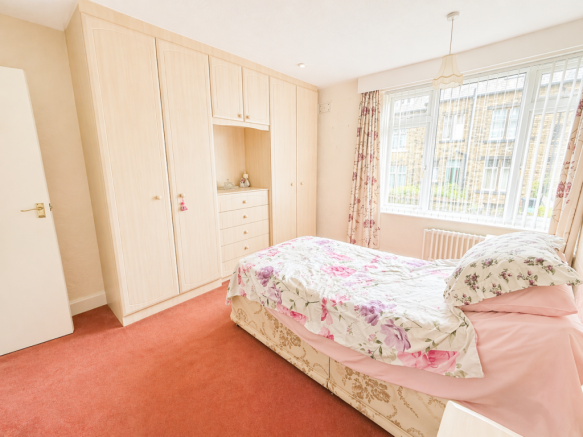 2 bed Apartment for sale Image 5